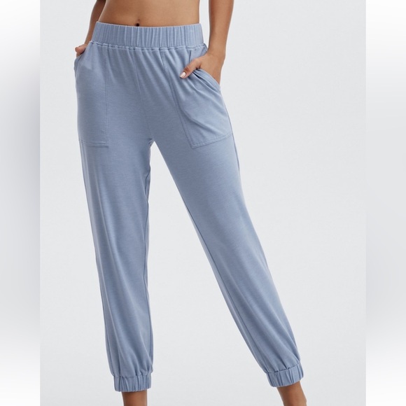 Fabletics RestoreKnit Tapered Pant in Faded Denim, size large - Picture 3 of 10